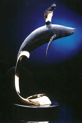 bronze sculpture of a whale by Dan Skinner